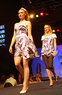 Módní přehlídka nové kolekce společenských a letních šatů Verino pro sezonu jaro - léto 2008.