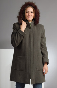 Elegantní dámské paleto na zip v tříčtvrteční délce.