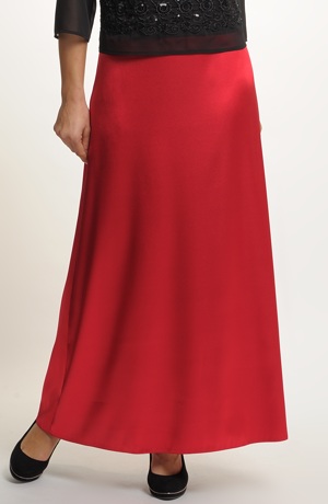 Společenský top, tylová sukně a červená sukně