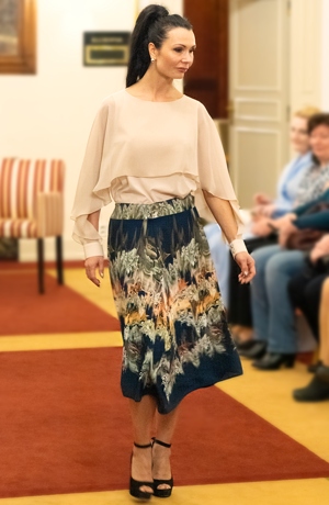 Halenka z jemného materiálu
