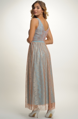 Luxusní společenské šaty s ramínky v jemné pastelové barvě