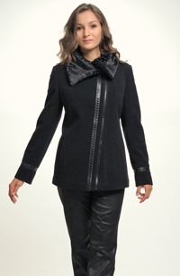 Mladistvý krátký černý kabátek na zip ve velikostech 38,40,42,44