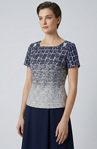 Elegantní společenská halenka z žakáru s modro stříbrným vzorem