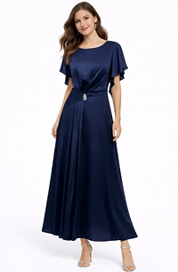 Modré dlouhé šaty na maturitní ples – elegantní volba pro hosta