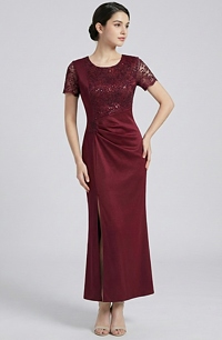 Elegantní dlouhé plesové šaty ve vínové barvě s krajkou