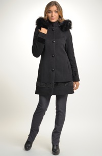 Dámský černý krátký kabát s kapucí