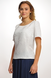 Elegantní bílá společenská halenka s plastickou strukturou