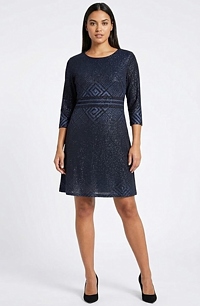 Velmi slušivé tunikové elegantní šaty