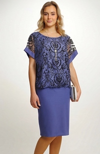 Zeštíhlující šaty pro plnoštíhlé vhodné na postavu jablko