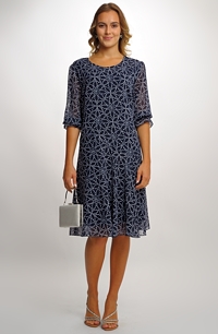 Módní společenské šaty na svatbu