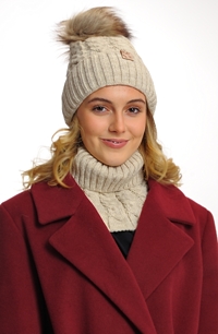 Zimní čepice s bambulí